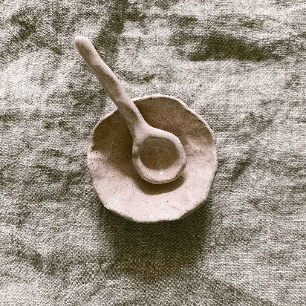 Ceramic Desert Sand Pinch Bowl with Spoon